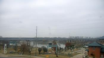 Weather camera view of Miss Lauras.