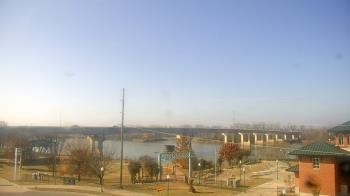 Weather camera view of Miss Lauras.