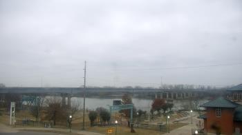 Weather camera view of Miss Lauras.