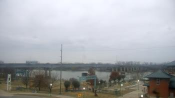 Weather camera view of Miss Lauras.