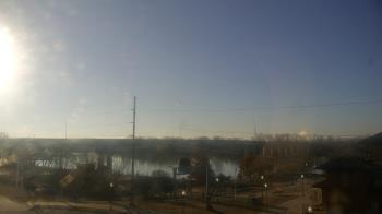 Weather camera view of Miss Lauras.