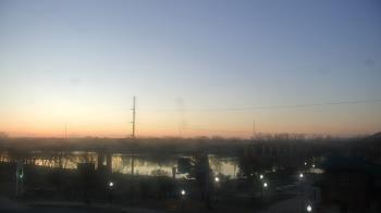 Weather camera view of Miss Lauras.