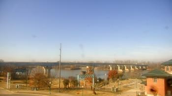 Weather camera view of Miss Lauras.