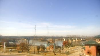 Weather camera view of Miss Lauras.