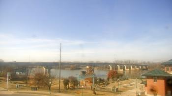 Weather camera view of Miss Lauras.