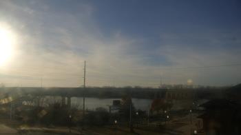 Weather camera view of Miss Lauras.