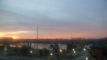 Weather camera view of Miss Lauras.