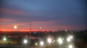 Weather camera view of Miss Lauras.