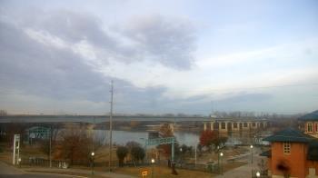 Weather camera view of Miss Lauras.