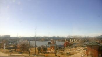 Weather camera view of Miss Lauras.