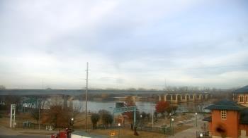 Weather camera view of Miss Lauras.