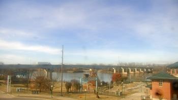 Weather camera view of Miss Lauras.