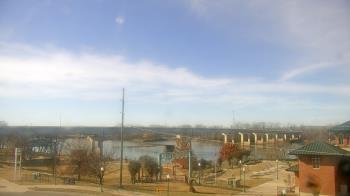 Weather camera view of Miss Lauras.