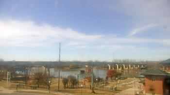 Weather camera view of Miss Lauras.