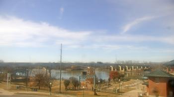 Weather camera view of Miss Lauras.