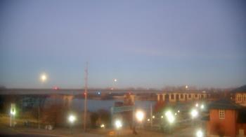 Weather camera view of Miss Lauras.