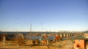 Weather camera view of Miss Lauras.