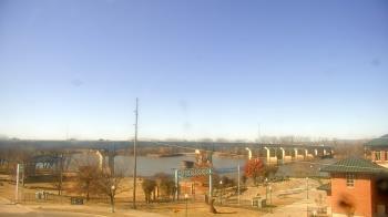 Weather camera view of Miss Lauras.