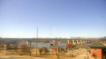 Weather camera view of Miss Lauras.