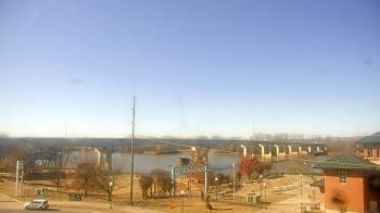 Weather camera view of Miss Lauras.