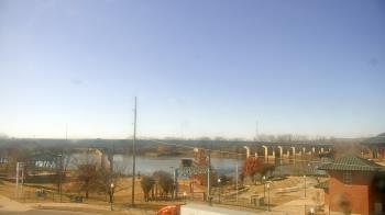 Weather camera view of Miss Lauras.