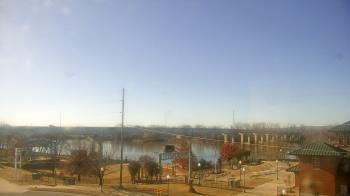 Weather camera view of Miss Lauras.