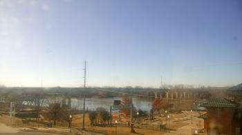 Weather camera view of Miss Lauras.