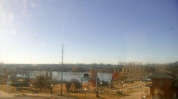 Weather camera view of Miss Lauras.