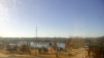 Weather camera view of Miss Lauras.