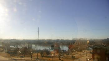 Weather camera view of Miss Lauras.