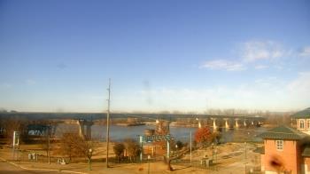 Weather camera view of Miss Lauras.