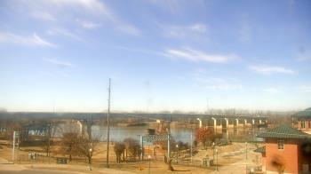 Weather camera view of Miss Lauras.