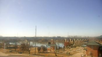 Weather camera view of Miss Lauras.