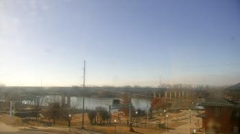 Weather camera view of Miss Lauras.