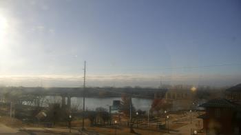 Weather camera view of Miss Lauras.