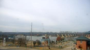 Weather camera view of Miss Lauras.