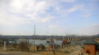 Weather camera view of Miss Lauras.