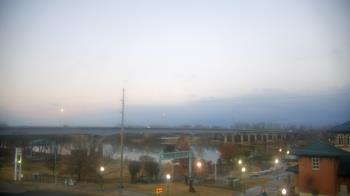 Weather camera view of Miss Lauras.