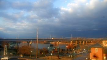 Weather camera view of Miss Lauras.