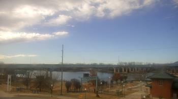 Weather camera view of Miss Lauras.