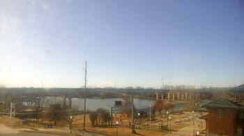 Weather camera view of Miss Lauras.