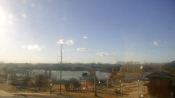 Weather camera view of Miss Lauras.