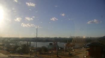 Weather camera view of Miss Lauras.