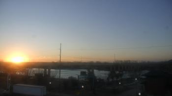 Weather camera view of Miss Lauras.