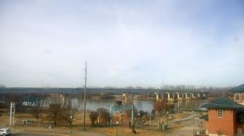 Weather camera view of Miss Lauras.