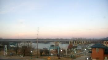 Weather camera view of Miss Lauras.