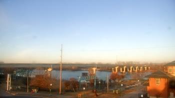 Weather camera view of Miss Lauras.