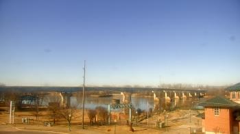 Weather camera view of Miss Lauras.