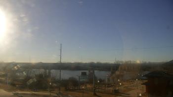 Weather camera view of Miss Lauras.