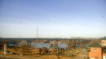 Weather camera view of Miss Lauras.